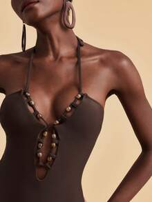 Travachic 女士纯色串珠连体泳衣，适合海滩度假、泳池派对、沙滩派对、夏季、春季、节日、派对等场合，风格可爱、休闲、海滩风情，是夏季、春季、海滩、度假、休闲、夏季服装、春季女装、沙滩装、夏季度假装、夏季度假装、夏季度假装、沙滩装、夏季度假装、海滩度假装、Y2K、热带风情、波西米亚风连体泳衣，棕色泳衣，女士泳装，女士度假泳装，串珠泳衣，棕色泳装 - 棕色 - 查看 7