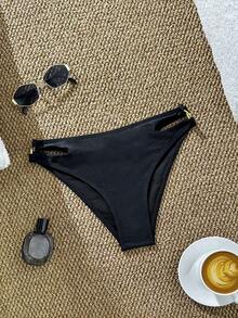 SHEIN Swim Vcay 女士纯色镂空金属装饰性感泳裤，适合海滩度假 - 黑色 - 查看 1