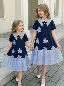 SHEIN Rochie plisată casual pentru fete preadolescente: Ținută adorabilă și ușoară, cu design în dungi și culori solide, cu aplicații florale 3D delicate, asortată cu mâneci scurte confortabile. - Albastru marin - Vizualizare 1