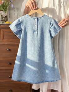 SHEIN LMoss Kids 女童蓝色牛仔荷叶边宽松连衣裙 - 淺色水洗藍 - 查看 2
