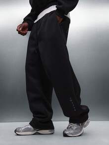 PLAYBOY X SUMWON 男士低裆宽松阔腿印花运动裤，休闲慢跑裤，街头风休闲裤 - 黑色 - 查看 2