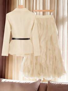 Franclia Bộ vest nữ cỡ lớn thanh lịch gồm áo blazer và thắt lưng đen, chân váy viền lưới, phù hợp cho công sở và đi làm. - Màu be - Xem 3