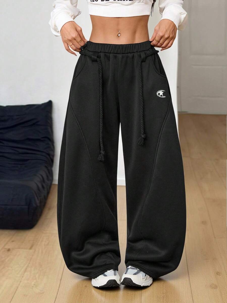 SHEIN PETITE 女士秋冬街头风返校学院风休闲保暖舒适法式黑色弹力腰带弧形裤脚长裤，黑色长裤