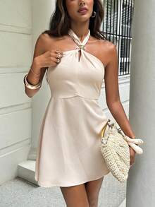 Aloruh 女士优雅领带金属扣装饰腰部A字纯色迷你连衣裙 - 杏色 - 查看 5