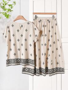 Rusticease 女士印花圆领短袖上衣和松紧腰半裙休闲两件套 - 彩色 - 查看 2