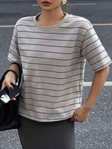 DAZY 女士休闲条纹圆领短袖T恤宽松印花T恤 - 灰色 - 查看 2