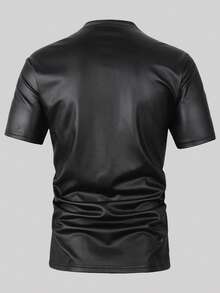 Manfinity AFTRDRK Áo thun nam tay ngắn, màu trơn, có khóa kéo, cài khuy nửa thân, chất liệu giả da. - màu đen - Xem 2