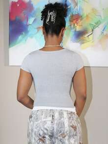 Steph T T-shirt basique slim femme à manches courtes col en U en plusieurs couleurs pour l'été, hauts courts femme - Multicolore - Voir 12