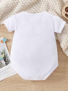 Mono informal de primavera y verano para niñas, con estampado de rayas, letras y diseño de conejo y zanahoria en color rosa, cómodo y apropiado para el ambiente festivo de Pascua - Blanco - Ver 2