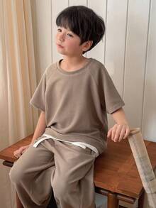 Dazy Kids Bộ đồ thường ngày cho bé trai, gồm áo thun tay ngắn raglan màu trơn và quần ống đứng có dây rút eo, thích hợp cho mùa xuân, hè và thu. - Màu Khaki - Xem 5