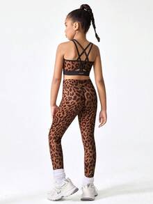 SHEIN Conjunto deportivo de estampado de leopardo para niñas preadolescentes, sujetador deportivo y conjunto de shorts de moda, adecuado para entrenamiento, yoga, uso casual - Multicolor - Ver 2