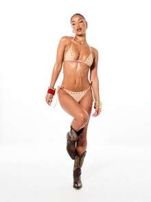 SUMWON WOMEN 女士麂皮三角比基尼套装，金属孔眼细节，挂脖式上衣，侧系带泳裤，适合海滩度假穿着 - 駝色 - 查看 7