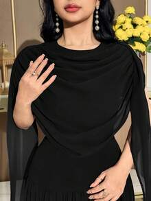 Modelyn 女士纯色圆领褶皱斗篷式优雅中长连衣裙 - 黑色 - 查看 2