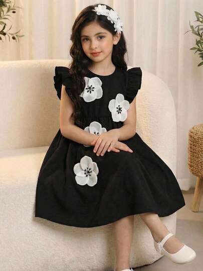 SHEIN Young Girl Woven Colorblock 3D Floral Round Neck Cap Sleeve Dress Black And White Kids Dress 3 D Flowers Dress For 8 Year Old Black Elegant Dress For Young Girl Black And White Floral Young Girl Dress Black Dress For Tweens جلابياتjalabiya  عباياتabaya Abaya الملابس التقليدية العربية  جلابيةjalabiya قفطان Kids Black A-Line Dress White Flower Detail Cap Sleeve Girls Casual Party Dress