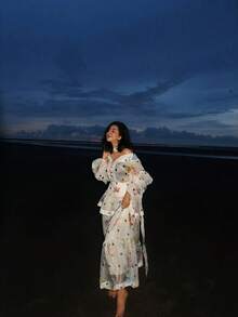 FLORETTA ÉLENA 女士波尔卡圆点和花卉印花荷叶边下摆长袖优雅衬衫，适合春季、节日、优雅、假日、度假 - 杏色 - 查看 5