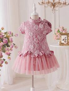 SHEIN Vestido casual de niña con cuello mao, parches de malla y lazo, con estampado floral ditsy de gasa - Rosa - Ver 5