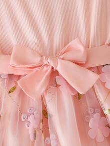 SHEIN 女婴优雅甜美粉色罗纹针织短袖连衣裙，搭配3D立体花卉网纱裙摆和腰带，可爱夏日度假派对装扮 - 粉色 - 查看 5