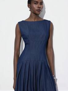 Aveloria Modichic 无袖复古牛仔风连衣裙，藏蓝色，百褶裙摆，收腰设计，低腰拼接，自然垂坠，高腰廓形，中长款，面料耐穿。适合时尚通勤、周末休闲、城市漫步、艺术聚会、校园生活、轻装旅行、野餐、下午茶等场合。 - 藍色 - 查看 4