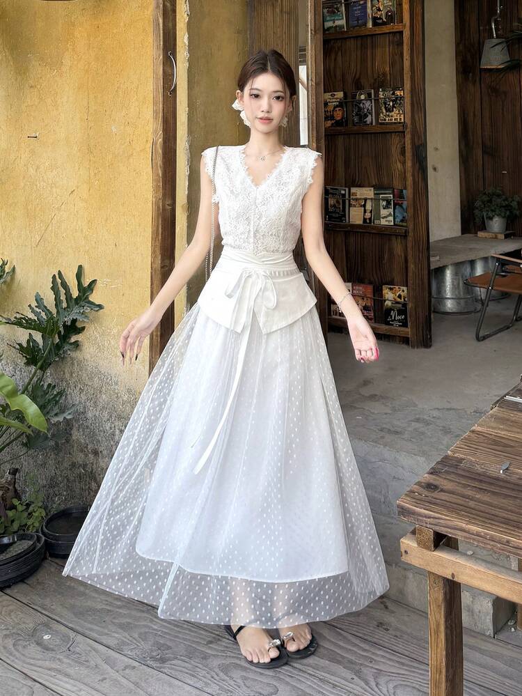 Women's Sleeveless V-Neck Lace Top With Waist Tie And Polka Dot Mesh Skirt 2-Piece Set Summer