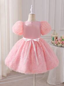 SHEIN Glamorique Kids 小女孩粉色3D荷叶边薄纱泡泡袖蝴蝶结公主裙，适合花童、生日派对、婚礼、节日、舞会等场合。 - 藕粉色 - 查看 2