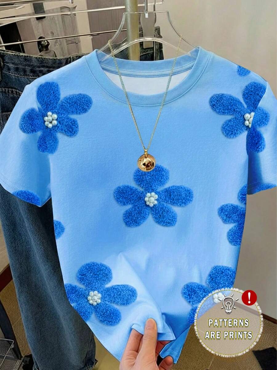 SHEIN 少女仿毛皮铆钉图案T恤，蓝色宽松T恤，适合春夏穿着，休闲舒适，清凉夏日系列，夏季必备单品，返校必备，夏季女孩，童装时尚，基础款，春夏韩版风格，日常童装 - 淺藍色 - 查看 1