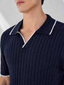 Manfinity Mode 男士休闲撞色包边V领短袖针织衫，适合夏季度假、日常穿着和通勤。男士针织衫，男士休闲上衣，男士Polo衫，男士针织Polo衫，男士夏季服装 - 藏蓝色 - 查看 3