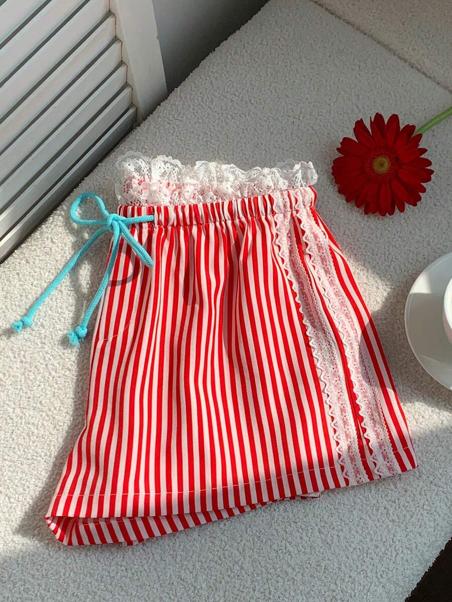 Comfortcana 女士夏季休闲度假条纹印花撞色蕾丝抽绳腰短裤 - 紅白色 - 查看 1