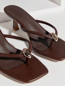 SHUZIA 女士方头小猫跟金色点缀简约卷边软垫PU咖啡色人字拖凉鞋——精致、简洁、轻松时尚 - 咖啡棕 - 查看 5