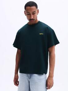 SUMWON Áo thun nam dáng rộng tay ngắn cổ tròn, in hình đồ họa phía sau, phong cách đường phố hiện đại, thích hợp cho mùa hè và mùa xuân. - màu xanh lá - Xem 2