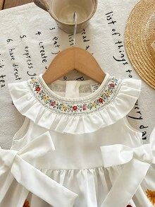 SHEIN Vestido casual para niña con cuello redondo, volantes en el bajo y estampado floral tejido - Blanco - Ver 5