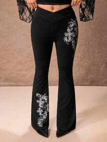 ROMWE PETITE V腰藤蔓交叉印花紧身喇叭裤 - 黑色 - 查看 3