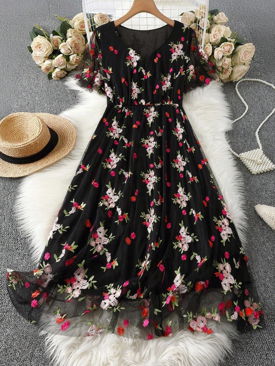 SHEIN Clasi 大码短袖网纱拼接收腰印花连衣裙