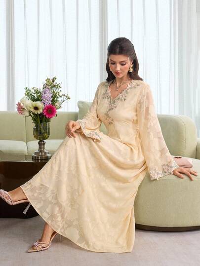 Al Najma Đầm dài tay màu hồng cổ chữ V thêu hoa thanh lịch dành cho nữ