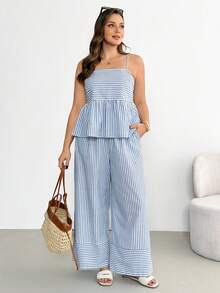 Shapeblank Conjunto de duas peças feminino plus size, moderno, casual, folgado, confortável, modelador e que afina a silhueta, composto por top estilo babydoll listrado azul e calça pantalona. Ideal para primavera/verão, férias e para combinar com sua mãe e filha. - Azul - Ver 4