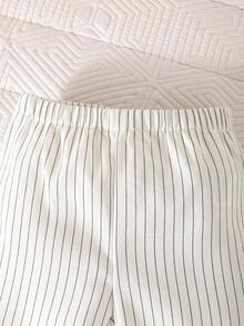 SHEIN 男女宝宝服装套装，新生儿夏季可爱舒适纯色立领前袋短袖上衣+条纹短裤 - 淺藍色 - 查看 4