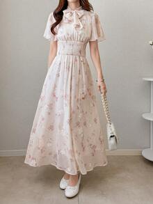 FRIFUL 女士春夏碎花抽绳蝴蝶结装饰喇叭连衣裙，收腰修身百搭长款连衣裙 - 粉色 - 查看 2