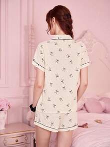 Bonmuse 2er Damen bequemer Mini-Pyjama-Set mit Polka-Dot-Schleifendruck, Kurzarm-Top mit Kragen und Knöpfen sowie Schleifen-Shorts, Sommer-Schlafanzug und Loungewear für den Sommer - Weiss - Übersicht 2