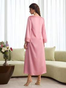 Al Najma Vestido holgado de línea A con cuello en V rosa, con bordado floral de encaje pesado para mujer - Rosa - Ver 3