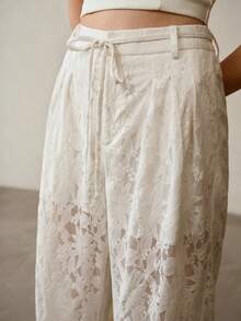 MOTF PREMIUM Quần dài nữ thanh lịch, cạp cao, khoét lỗ, chất liệu ren hoa. - trắng - Xem 3