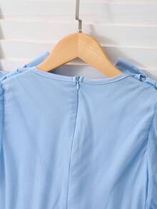 SHEIN 少女蓝色优雅连衣裙。这款公主风连衣裙适合儿童日常穿着、生日派对、钢琴演奏会、婚礼花童等各种场合。连衣裙采用蓝色雪纺面料，肩部饰有大蝴蝶结。 - 藍色 - 查看 6