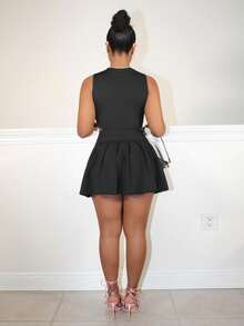 Steph T 2pcs Set Women Heart Hollow-Out Tank Top And Pleated Skirt - Black - View 2