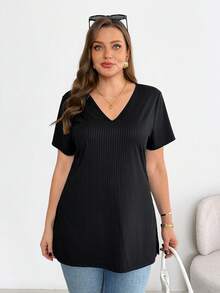 SHEIN Essnce 大码女装春夏时尚休闲高弹舒适日常百搭显瘦高开衩黑色V领短袖T恤，夏季穿搭，简约风格，外出上衣，黑色打底衫，曲线上衣 - 黑色 - 查看 4