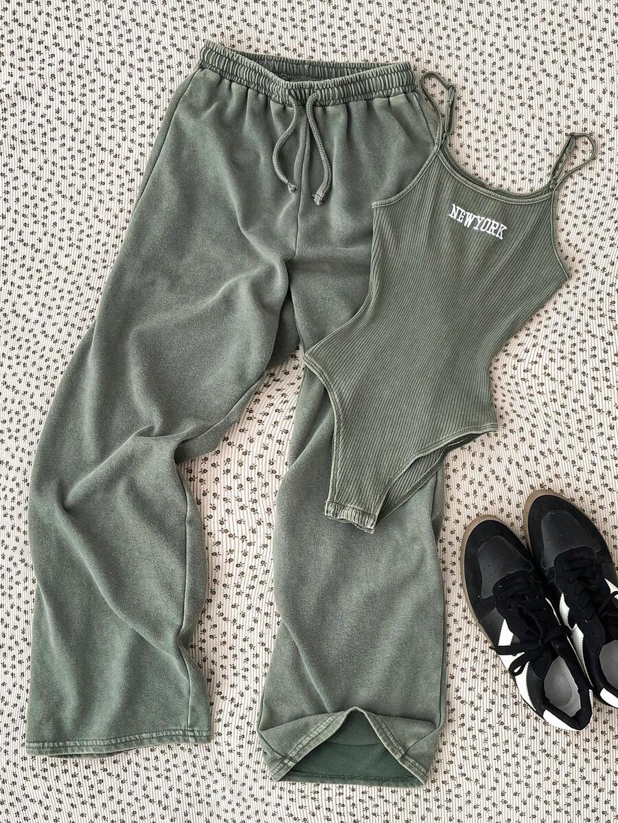 SHEIN Tween Girl Snowflake Jacquard New York Embroidered Ribbed Knit Jumpsuit And Casual Retro Minimalist Snowflake Jogger Pants 2 Pieces Set - Army Green - View 1