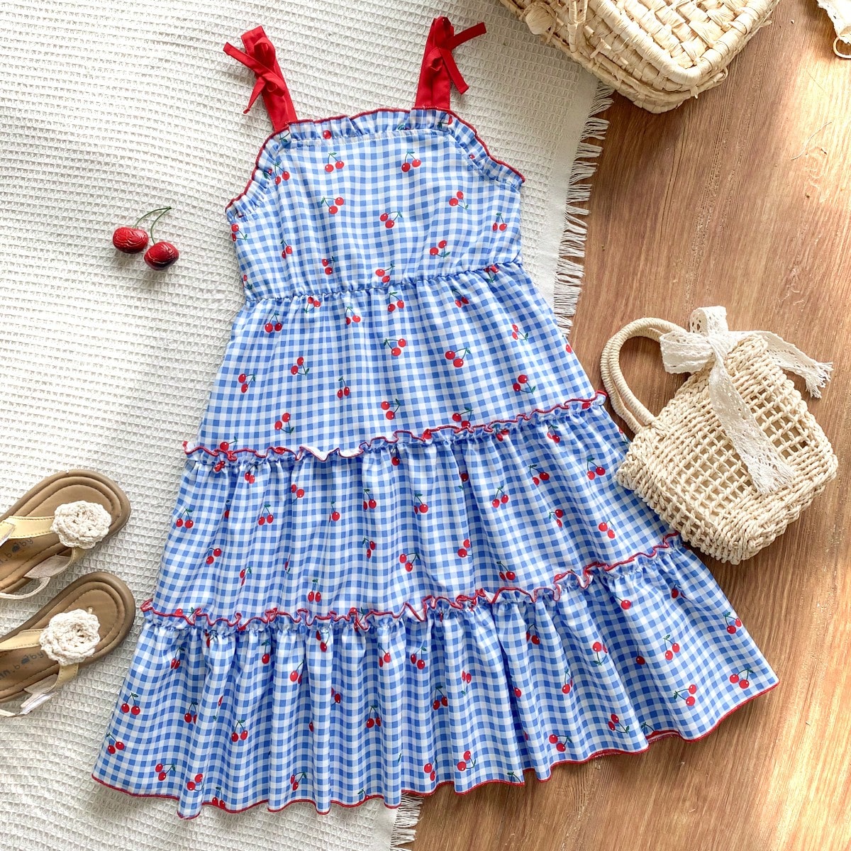 Vestido de tirantes con lazo y estampado de cuadros de cereza con estilo de princesa de verano para niñas
