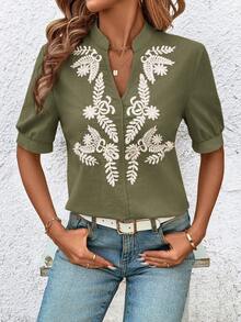 SHEIN Clasi Blusa con escote en V y bordado de ojales para mujeres - Verde militar - Ver 4