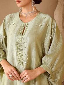 SHEIN Najma 极简主义电脑串珠装饰女式宽松时尚连衣裙 - 綠色 - 查看 2