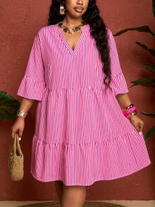 SHEIN CURVE+ Curve 尺码 US22 音乐节、海滨度假、波西米亚风女士休闲 V 领条纹度假连衣裙，粉色 - 杏色 - 查看 3