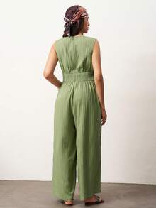 Enliva 女士纯色深V领褶皱无袖连体裤 夏季绿色休闲款，适合圆润身材曲线 - 綠色 - 查看 2