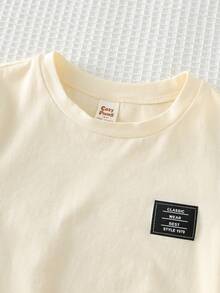 Cozy Pixies 2件套男童撞色针织标签圆领短袖上衣和松紧腰短裤 - 杏色 - 查看 12