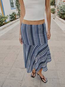 Nöista 这款纹理针织不对称半身裙饰有斜纹蓝色条纹图案。适合春季、夏季、复活节、作为罩衫或沙滩装穿着。 - 藍色 - 查看 5